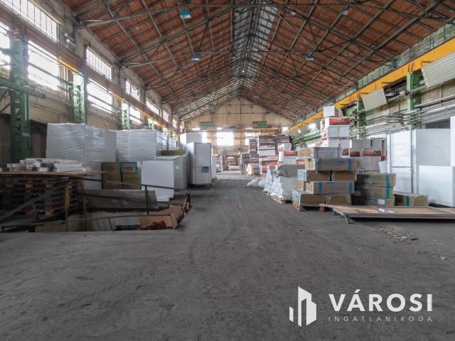 3018 m2-es raktár eladó a XXI. ker-ben, Csepel ipari részén
