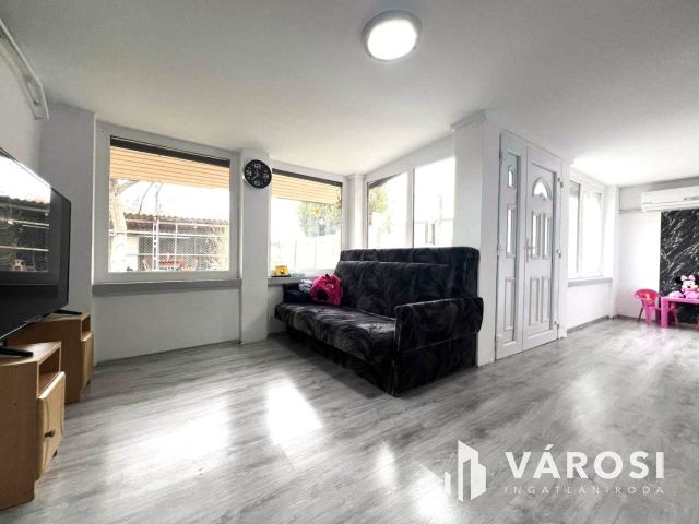 Nyugodt csendes környezetben, barátságos ház eladó