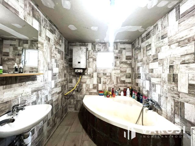 Nyugodt csendes környezetben, barátságos ház eladó