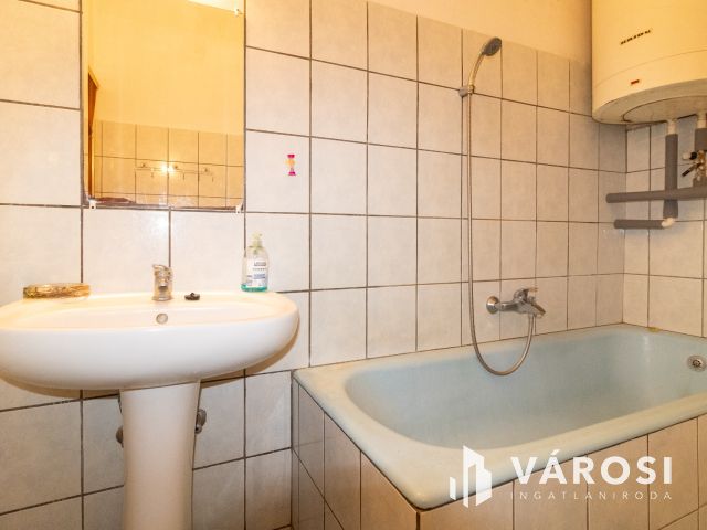 Tégla falazatú, 3 szobás családi ház Jamina elején