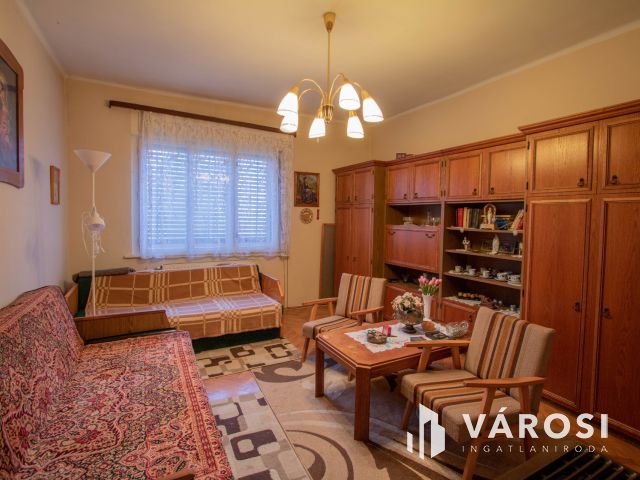 Máhomfán, Lentihez közel, csendes részen eladó ház!