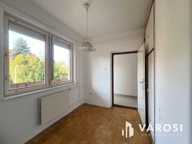 2 szobás sorházi lakás saját udvarral