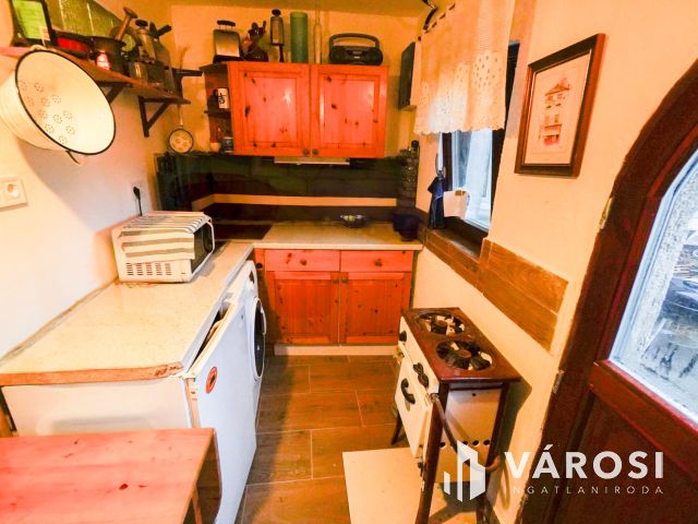 Lakható présház Tökön!