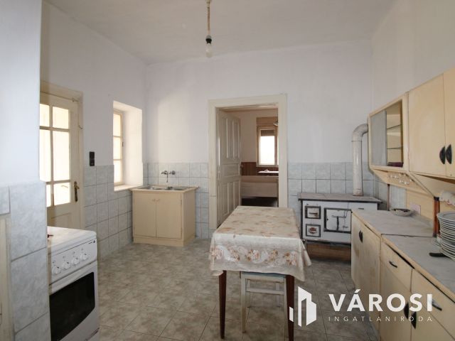 Patakparti kisház + megosztható telek = Bakonybéli nyerő lap