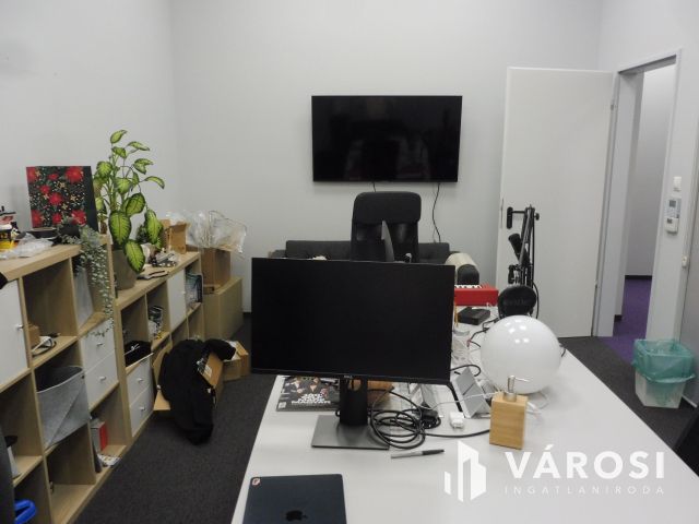 Újgenerációs iroda,kompromisszumok nélkül,top panorámával.