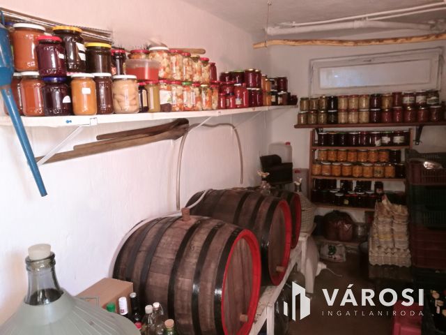 Debrecen-Apafán, Madárdalos Önellátó Kis Birtok Eladó!