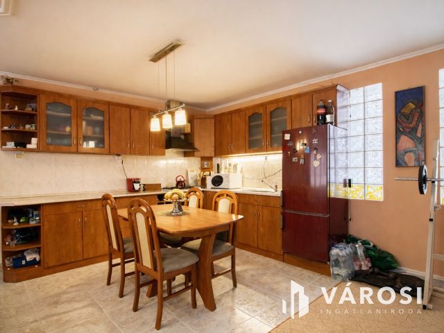 Szép és szuper jó családi ház Gyulaváriban