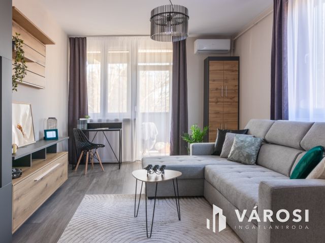 Felújított, belvárosi, azonnal költözhető