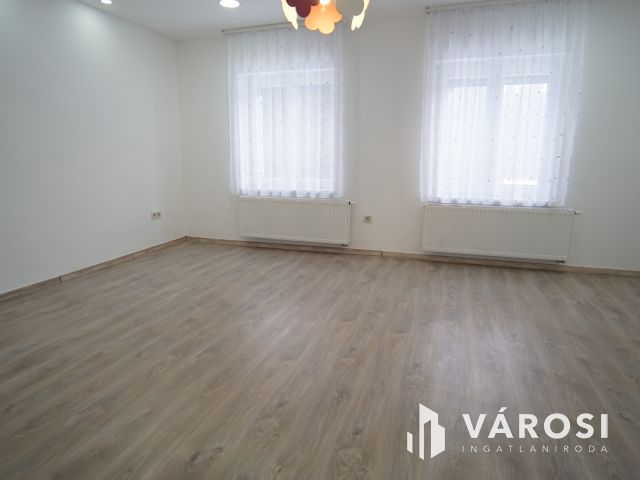 Minőségi, igényesen felújított Sorházi lakás!