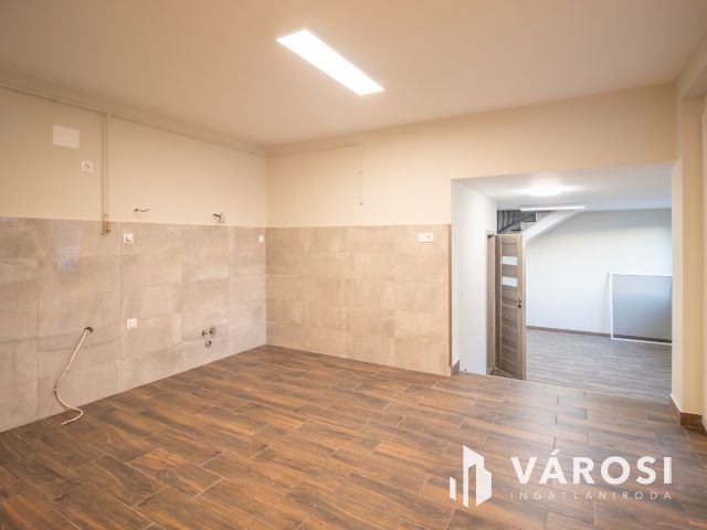 Új családi ház, garázzsal