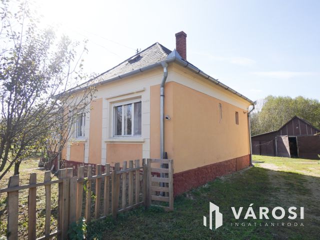 Felújítandó családi ház szenzációs településen!