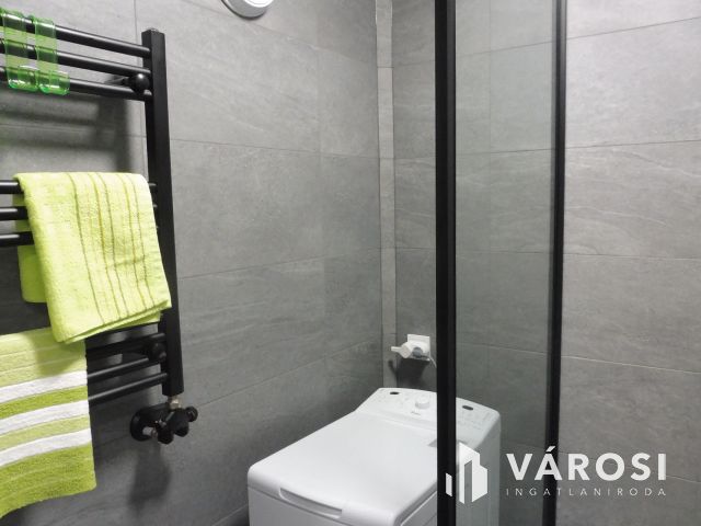 Újszegedi panel,top helyen,top minőségben eladó.