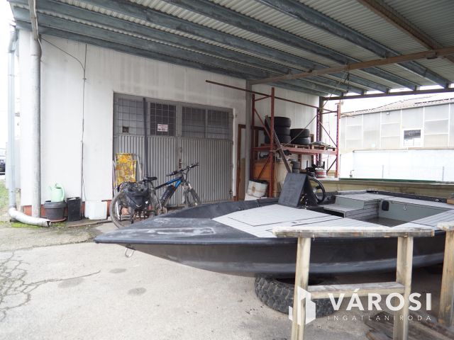 Déli városrészben, ipari övezetben,  Telephely eladó!