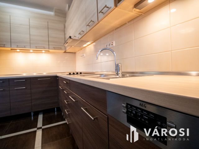 Modern lakás teljes bútorzattal