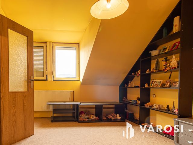 Nagycsaládosok álma – Sárisápi családi otthon 4 hálószobával