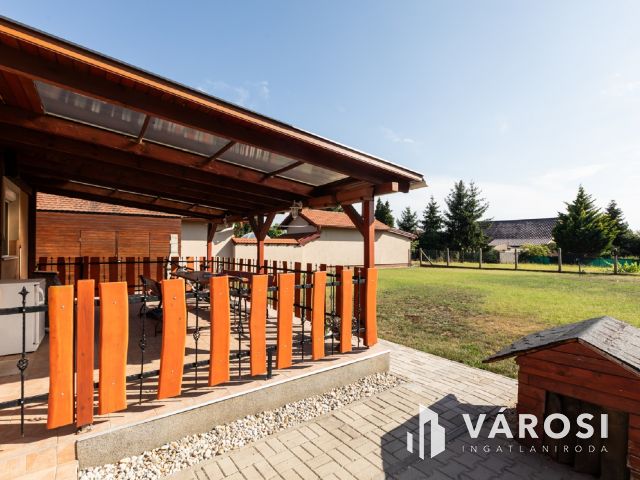 Modern családi ház eladó Győr-Ménfőcsanakon