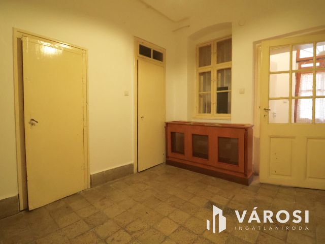 Belvárosi üzlethelyiség