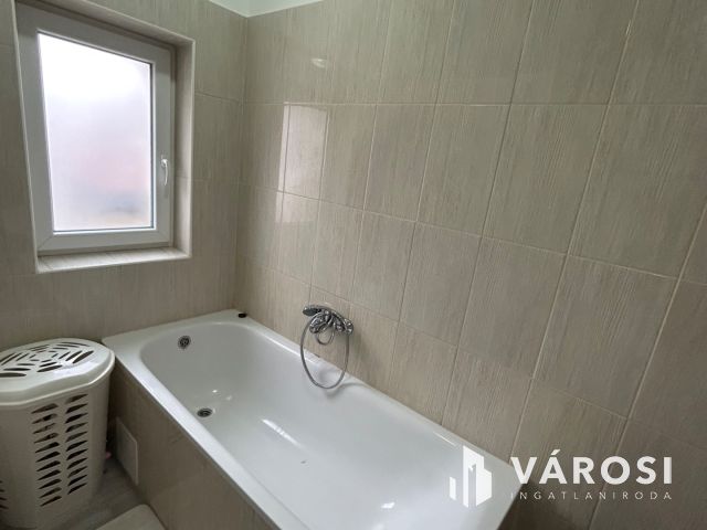 Eladó, felújított családi ház Hajdúsámsonban!!