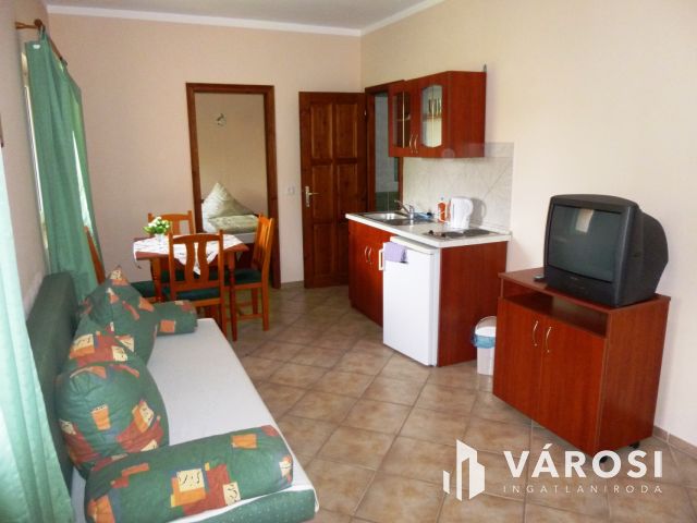 Zalakaroson, 25 szobás Családi ház, Apartmanház!