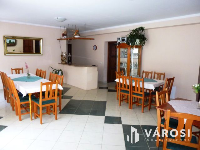 Zalakaroson, 25 szobás Családi ház, Apartmanház!