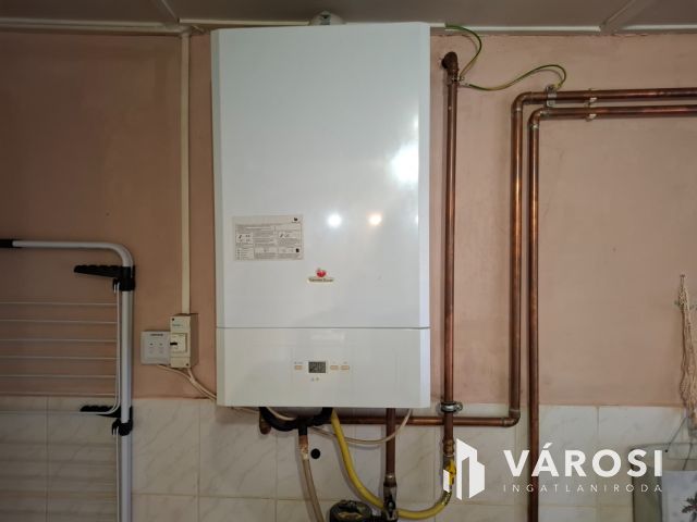 Sümegen kis családi ház várpanorámával eladó