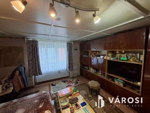 Sümegen kis családi ház várpanorámával eladó