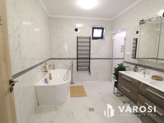 Modern családias otthon Mórahalmon.