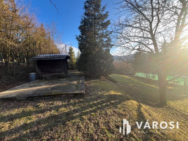 Remek elhelyezkedésű telek Pomázon!