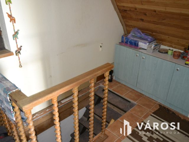 Felsőörsön Balatoni panorámás téliesített ingatlan eladó!