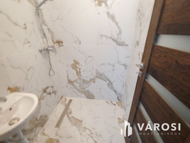 Remek ikerház maximális felszereltséggel!