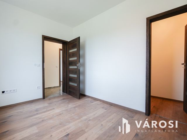 Remek ikerház maximális felszereltséggel!