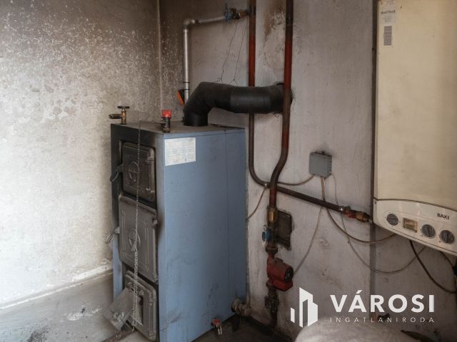 Két lakrész, nagy telek, végtelen lehetőségek