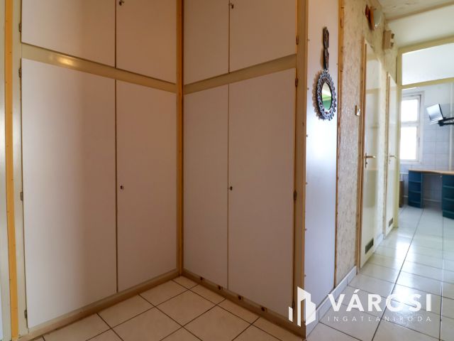 Eladó panellakás a Kistópart utca elején