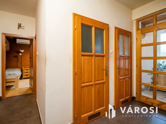 Kertvárosi nappali+2 szobás gyönyörű lakás