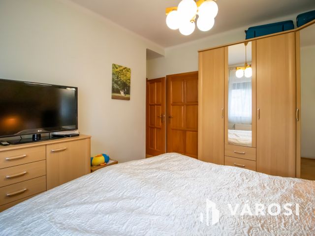 Kertvárosi nappali+2 szobás gyönyörű lakás