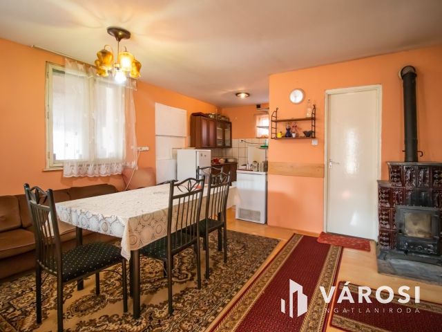 Eladó velencei családi ház csendes helyen