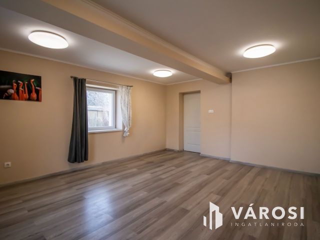 Frissen felújított 3 szobás velencei családi ház