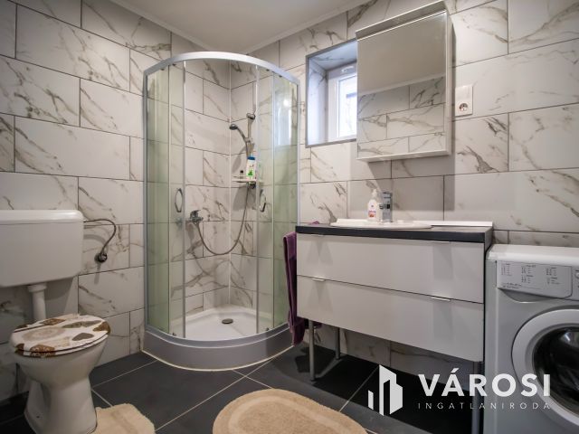 Frissen felújított 3 szobás velencei családi ház