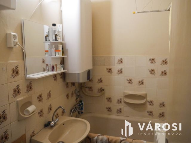 Csendes, jól élhető lakás, erkély, nyugodt környezet