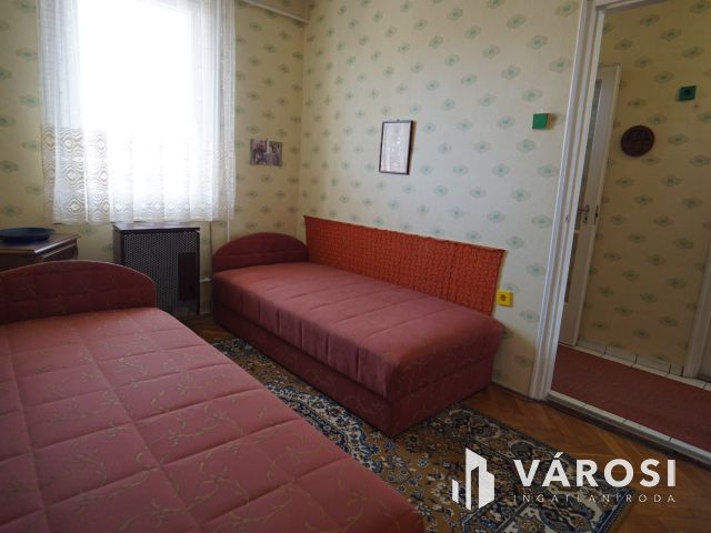 Belvárosi lakás, zárt udvaros társasházban