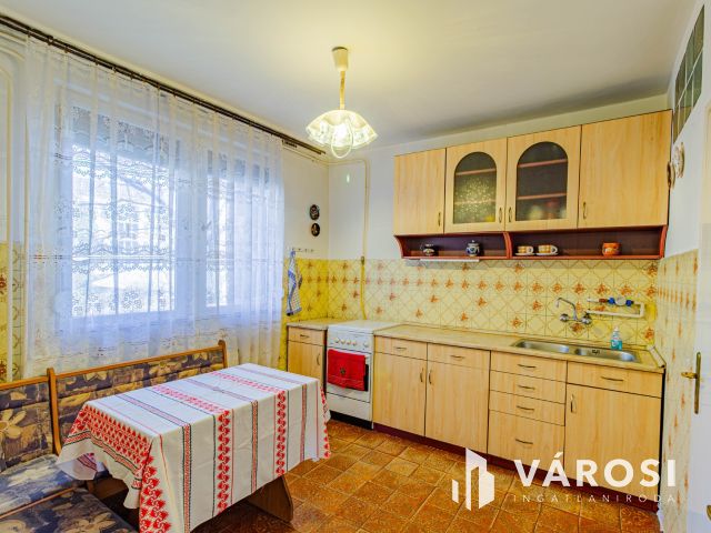 Alul nappali, felül nyugalom – kétszintes otthon garázzsal