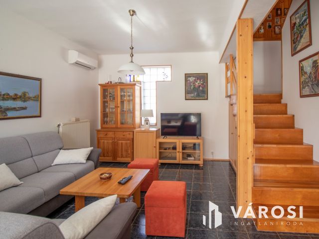 Kiváló állapotú, hőszigetelt, otthonos családi ház