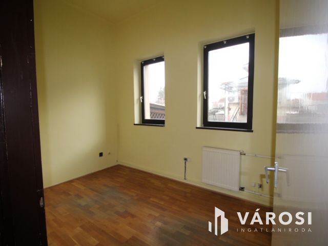 Eladó irodaház Szombathelyen