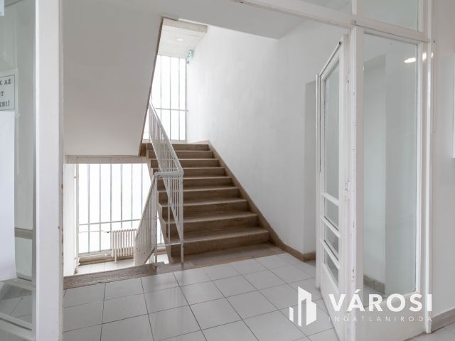 16 m2-es iroda kiadó Fáy utcai irodaépületben