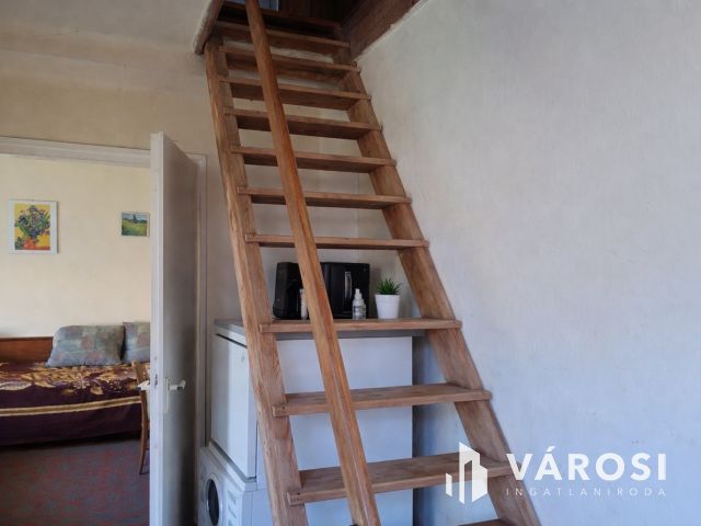 Alsóörsi retro nyaraló eladó