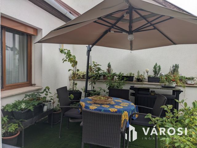 Eladó társasház Győr-Nádorváros csendes zsákutcájában