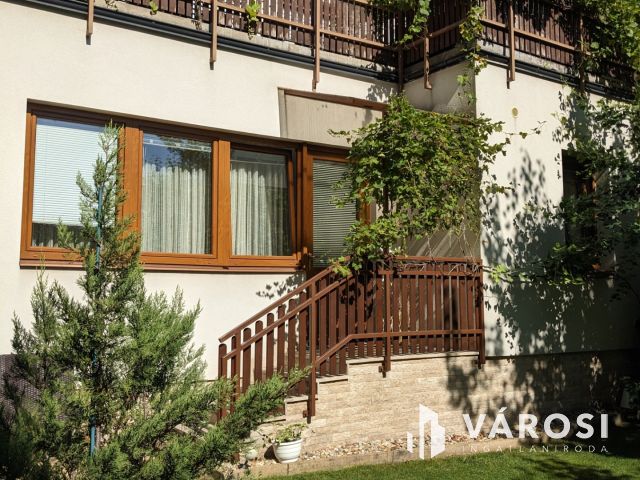 Eladó társasház Győr-Nádorváros csendes zsákutcájában