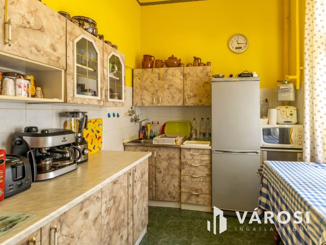 Tágas, alakítható lakás a Boráros tér szomszédságában