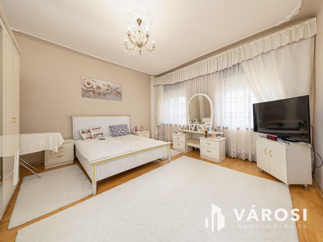 Felsővároson sarki telek