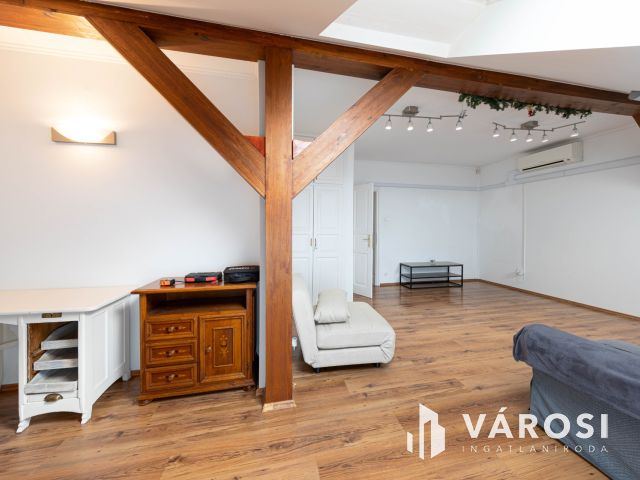 Belső 2 szint vagy 2 külön lakás